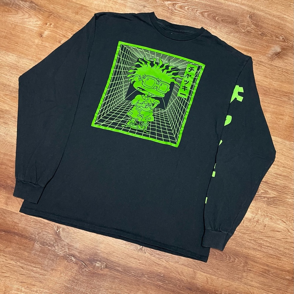 Graphic‎ tee